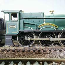 Load image into Gallery viewer, OO Gauge Hornby 4-6-0 Hall Class Great Western Locomotive &#39;Albert Hall&#39; - Numbered 4983 - Analogue
