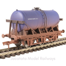 Load image into Gallery viewer, Dapol - 4F-031-010 - 6 Wheel Milk Tanker - Express Dairy - Weathered - OO Gauge
