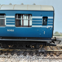 Load image into Gallery viewer, R4218 Hornby LMS Coronation Scot Brake 1st Class Coach - 5052 - LMS Garter Blue - OO Gauge
