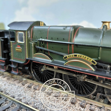 Load image into Gallery viewer, Hornby - Class 6000 - 4-6-0 - Steam Locomotive - Great Western Green Livery - King Stephen - 6029 - OO Gauge - Analogue

