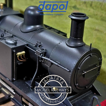 Load image into Gallery viewer, DAPOL - 7S026001U - Jinty - 3F - 0-6-0 - LMS Early Crest Livery Un-Numbered - Steam Locomotive - O Gauge

