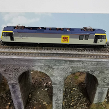 Load image into Gallery viewer, Lima Class 92 - &#39;Vaughan Williams&#39; - OO Gauge - DCC Fitted
