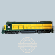 Load image into Gallery viewer, Atlas - Master - GE - U30C - Phase 2 - Diesel Locomotive - Chicago &amp; North Western - Green and Yellow Livery - No. 932 - Sound Fitted - HO Gauge - 1:87 Scale
