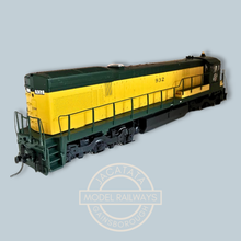 Load image into Gallery viewer, Atlas - Master - GE - U30C - Phase 2 - Diesel Locomotive - Chicago &amp; North Western - Green and Yellow Livery - No. 932 - Sound Fitted - HO Gauge - 1:87 Scale
