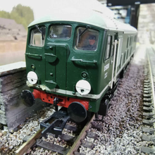 Load image into Gallery viewer, '00' Gauge Bachmann Class 24 in BR Green. (Analogue)
