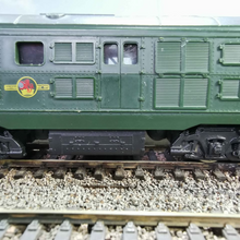 Load image into Gallery viewer, Hornby Class 29 Diesel Locomotive in BR Green - No.D6110 - OO Gauge - Analogue
