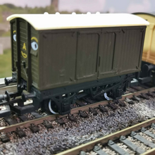 Load image into Gallery viewer, Hornby 0-6-0 - The World Of Thomas The Tank Engine - Devious Diesel Train Set - 1987 to 1989 - OO Gauge - Analogue
