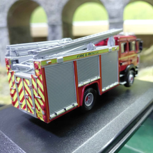 Load image into Gallery viewer, Oxford Diecast - MAN - Avon Fire &amp; Rescue Engine - 1:76 Scale
