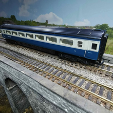 Load image into Gallery viewer, Hornby - Intercity 125 - HST 9 Car Set - Blue/Grey Livery - Analogue - OO Gauge
