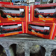 Load image into Gallery viewer, Hornby Railways MGR R249 Hopper Wagons in Speed Link Livery - OO Gauge
