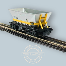 Load image into Gallery viewer, Peco - NR-302 - HAA - Trainload Coal Sector - Coal Hopper - Yellow Cradle - N Gauge - Choice of 1 or 4

