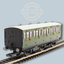 Load image into Gallery viewer, Hornby - R40132 - Southern Railway - 6 Wheel - 3rd Class Coach - With Internal Lights - With Figures - No.1908 - SR Olive Green - OO Gauge
