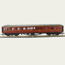 Load image into Gallery viewer, Hornby - R4411 - Hawksworth (Post 1953) - BT Brake 3rd  Coach - W2246W - BR Maroon - OO Gauge
