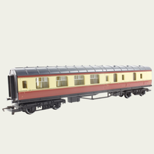 Load image into Gallery viewer, Hornby - R443 - LMS - Period III Brake Third Coach  - M26546 BR Crimson and Cream - OO Gauge
