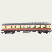 Load image into Gallery viewer, Hornby - R443 - LMS - Period III Brake Third Coach  - M26546 BR Crimson and Cream - OO Gauge
