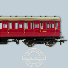 Load image into Gallery viewer, Hornby - R4520 - BR Gresley Suburban - 3rd Class Coach - E82326E - BR Crimson - OO Gauge
