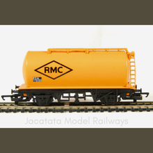 Load image into Gallery viewer, Hornby - R6421 - Petrol Tank Wagon - RMC Livery - OO Gauge
