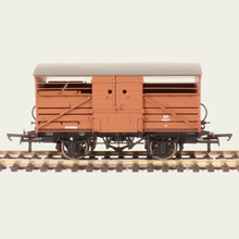 Load image into Gallery viewer, Hornby - R6839 - Ex SR Cattle Wagon - BR Bauxite - S53904 - OO Gauge
