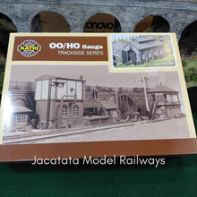 Load image into Gallery viewer, Ratio - 522 - Engine Shed - Stone Effect - Single Track Shed - Plastic Model Kit - 1:76 Scale - 00/HO
