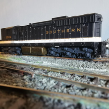 Load image into Gallery viewer, SOUTHERN RAILWAY SD24 LOCOMOTIVE #2504  - 1/87 HO Scale - CON-COR
