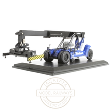 Load image into Gallery viewer, Atlas Editions - 4649120 - RS02 - Eddie Stobart - Konecranes Reach Stacker - SMV4542TBS - 1:76 Scale - OO Gauge -
