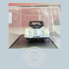 Load image into Gallery viewer, Armstrong Siddeley Star Sapphire - Black and Ivory  Reg. No. URD 153- 1:76 Scale Model
