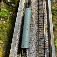 Load image into Gallery viewer, Graham Farish by Bachmann - 374-036B - Mk1 BG Full Brake Coach - BR Maroon - No. W80725 - N Gauge

